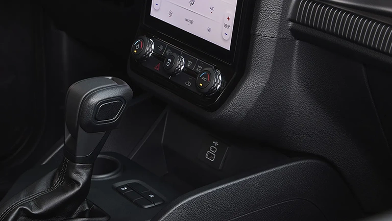 Ford Ford-Ranger — noi-that